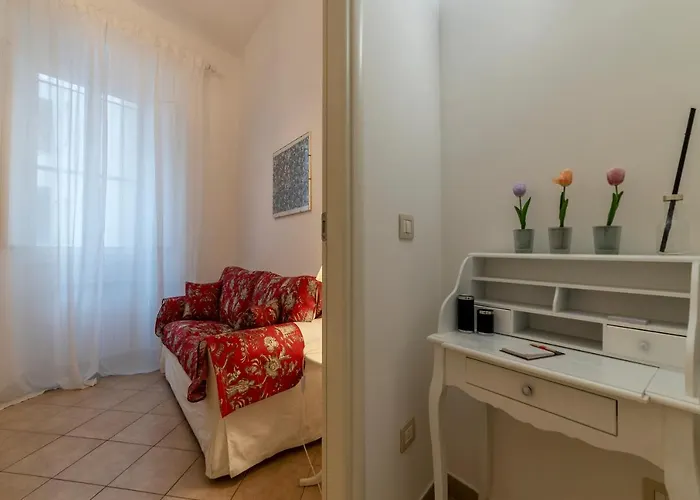 Guesthost - Borghese & Albani Lägenhet *