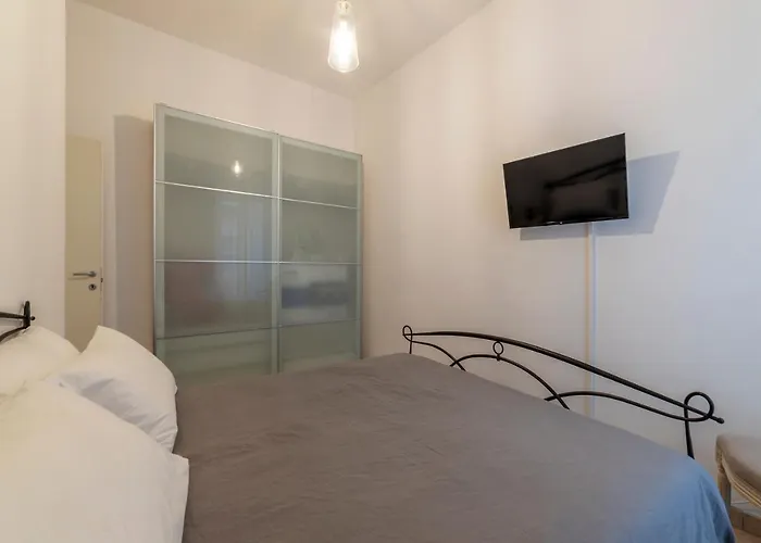 Guesthost - Borghese & Albani Lägenhet